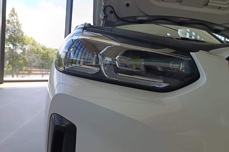 Used BMW X3 2023 xDrive30i Leading Model M Night Edition Package Right Front Headlight