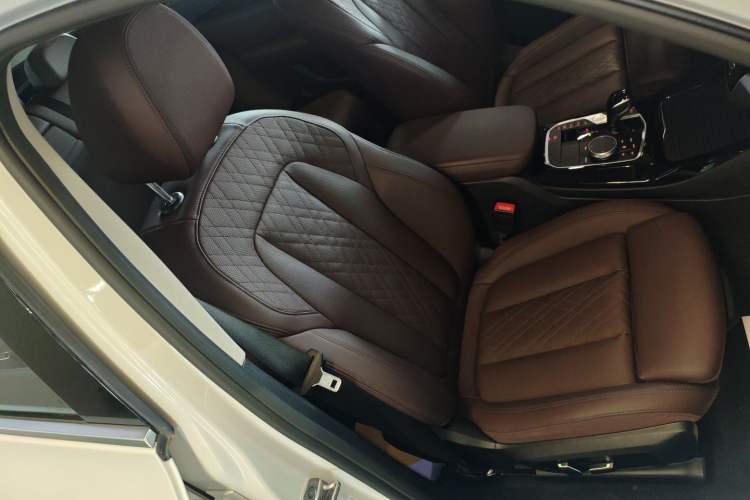 Used BMW X3 2023 xDrive25i M Sport Package Right Front Seat