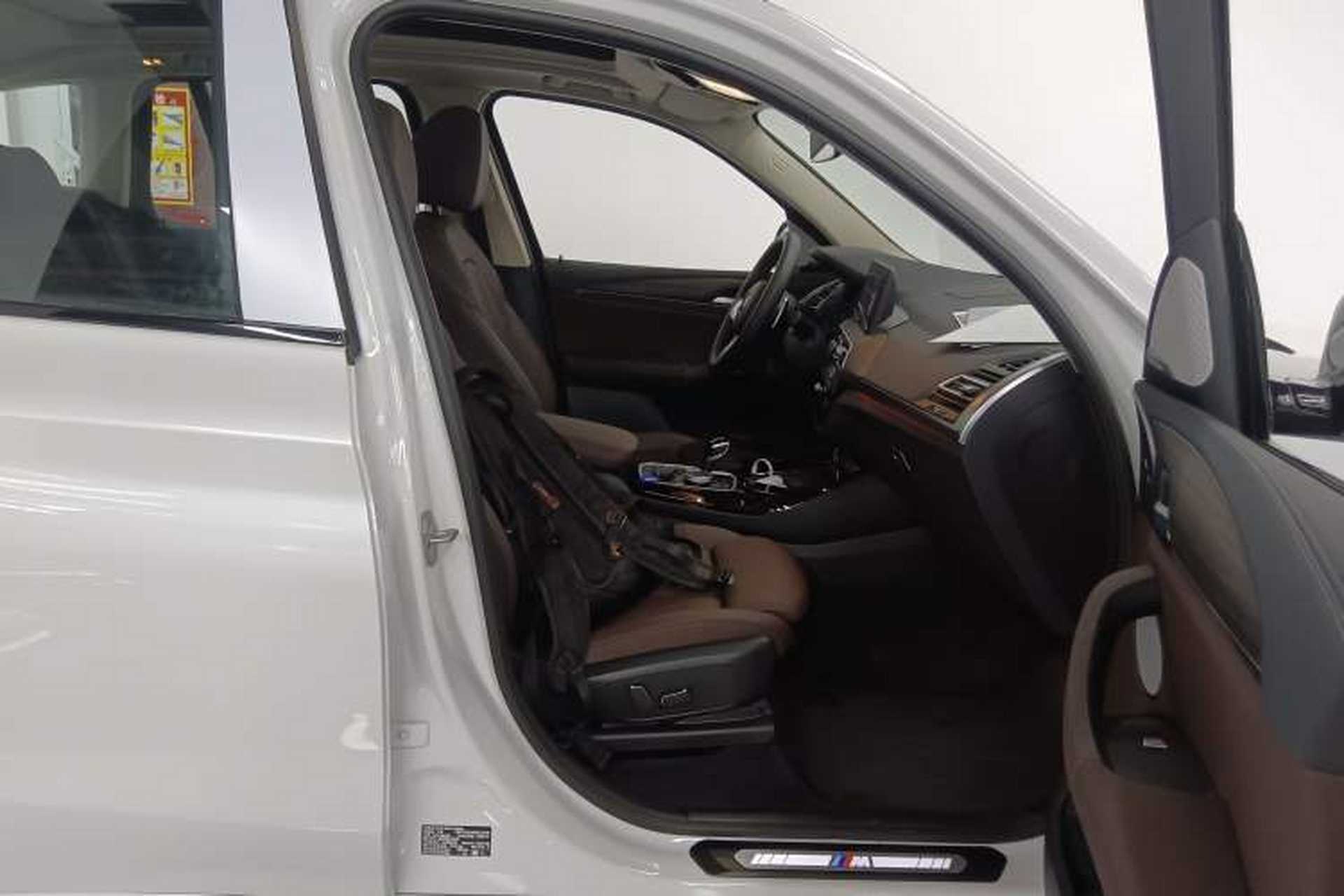 Used BMW X3 2023 Restyled xDrive30i Leading Edition M Night Sky Package Right Front Seat
