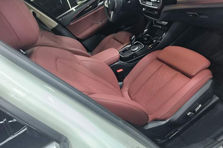 Used BMW X3 2023 xDrive25i M Sport Package Right Front Seat