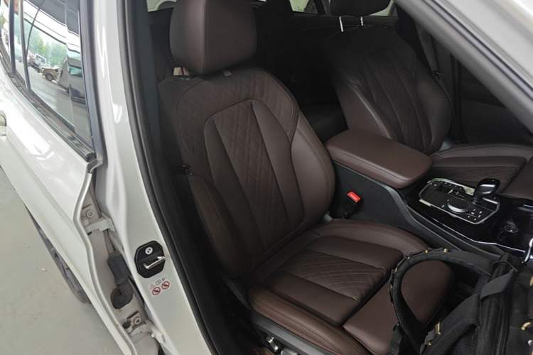 Used BMW X3 2023 xDrive30i Luxury Edition M Night Sky Package Right Front Seat