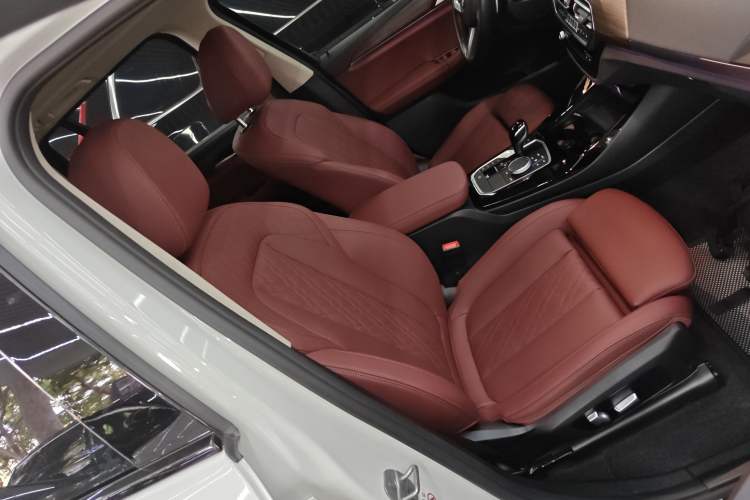 Used BMW X3 2023 xDrive30i Leading Model M Night Edition Package Right Front Seat