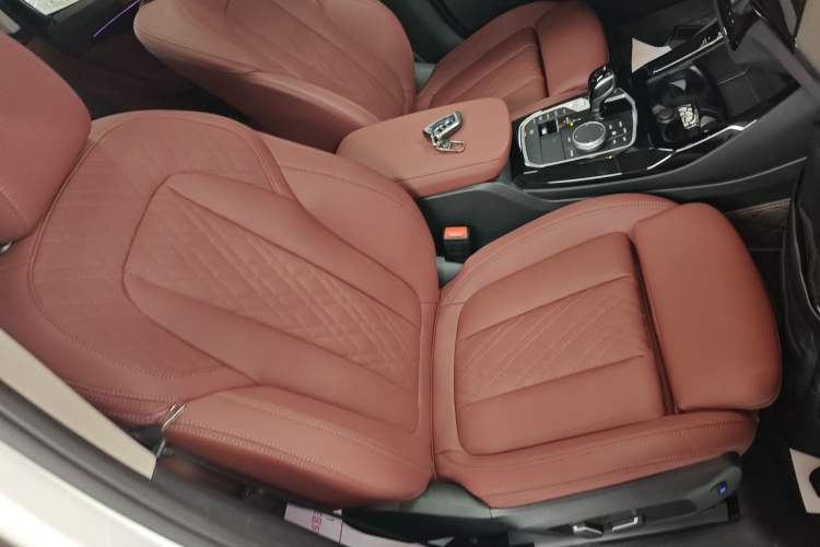 Used BMW X3 2023 xDrive25i M Sport Package Right Front Seat