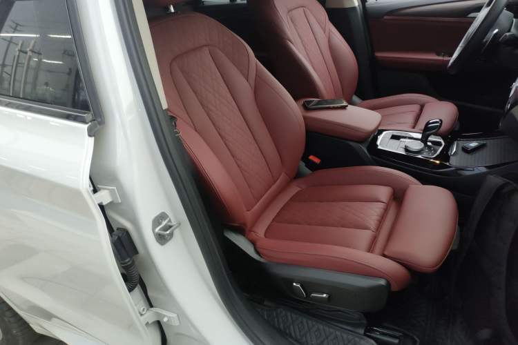 Used BMW X3 2023 Restyled xDrive30i Leading Edition M Night Sky Package Right Front Seat