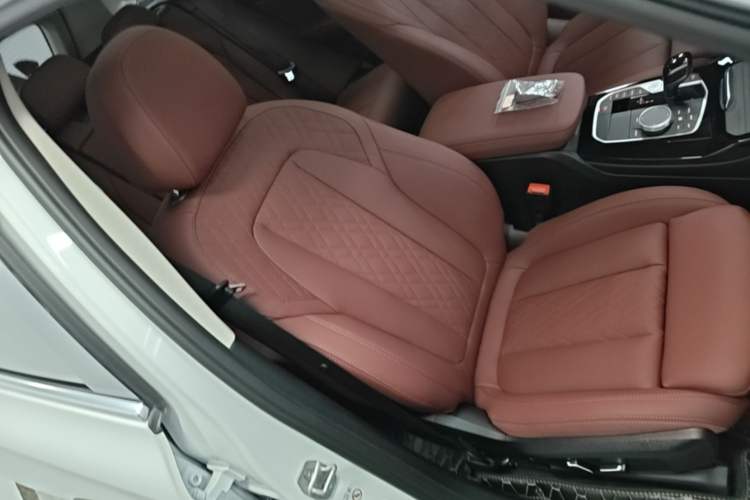 Used BMW X3 2023 xDrive25i M Sport Package Right Front Seat