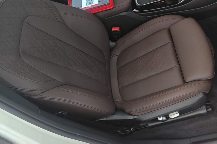 Used BMW X3 2023 xDrive30i Luxury Edition M Night Sky Package Right Front Seat