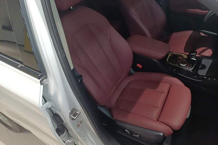 Used BMW X3 2023 xDrive25i M Sport Package Right Front Seat