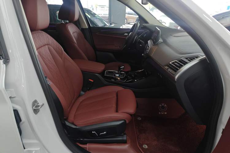 Used BMW X3 2023 Restyled xDrive30i Leading Edition M Night Sky Package Right Front Seat