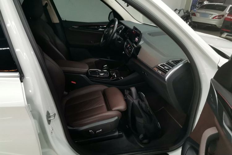 Used BMW X3 2023 xDrive25i M Sport Package Right Front Seat