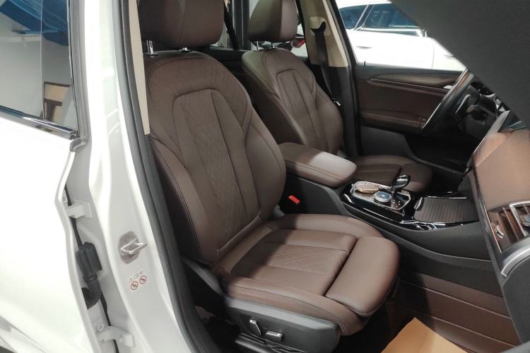 Used BMW X3 2023 Restyled xDrive30i Leading Edition M Night Sky Package Right Front Seat