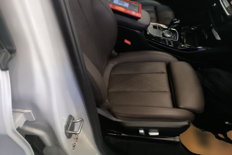 Used BMW X3 2023 xDrive30i Leading Model M Night Edition Package Right Front Seat