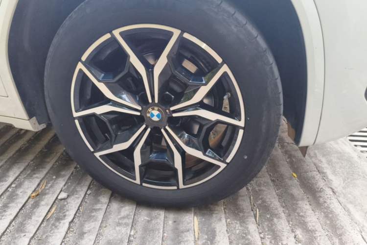 Used BMW X3 2023 xDrive25i M Sport Package Right Front Wheel Hub