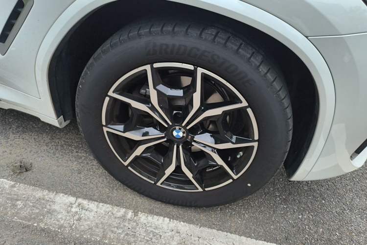 Used BMW X3 2023 xDrive25i M Sport Package Right Front Wheel Hub