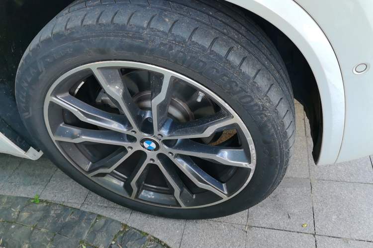 Used BMW X3 2023 xDrive30i Leading Model M Night Edition Package Right Front Wheel Hub