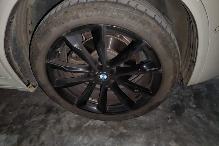 Used BMW X3 2023 Restyled xDrive30i Luxury Version M Night Edition Package Right Front Wheel Hub