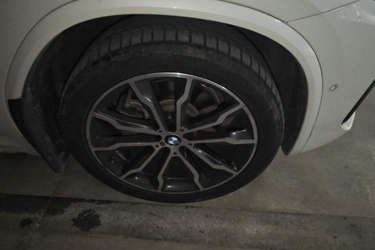 Used BMW X3 2023 xDrive30i Leading Model M Night Edition Package Right Front Wheel Hub