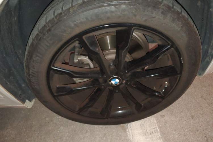 Used BMW X3 2023 xDrive30i Luxury Edition M Night Sky Package Right Front Wheel Hub