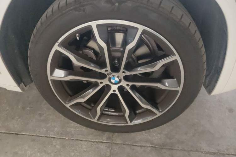 Used BMW X3 2023 Restyled xDrive30i Leading Edition M Night Sky Package Right Front Wheel Hub