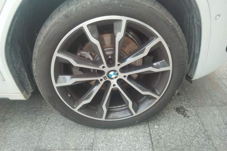 Used BMW X3 2023 Restyled xDrive30i Leading Edition M Night Sky Package Right Front Wheel Hub