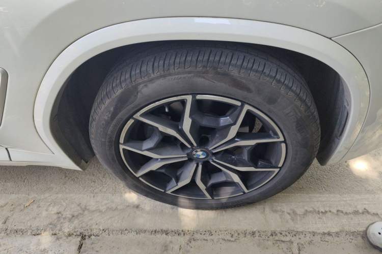 Used BMW X3 2023 xDrive25i M Sport Package Right Front Wheel Hub