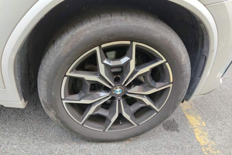 Used BMW X3 2023 xDrive25i M Sport Package Right Front Wheel Hub