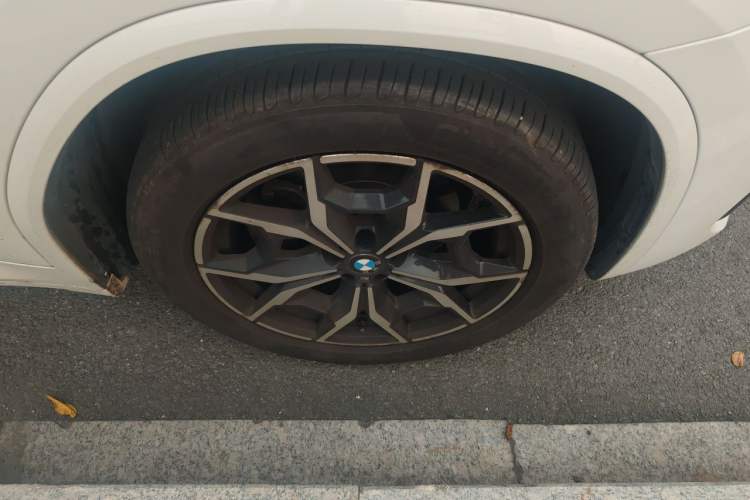 Used BMW X3 2023 xDrive25i M Sport Package Right Front Wheel Hub