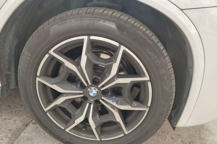 Used BMW X3 2023 xDrive25i M Sport Package Right Front Wheel Hub