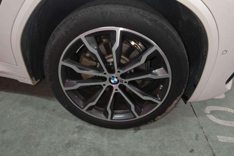 Used BMW X3 2023 xDrive30i Leading Model M Night Edition Package Right Front Wheel Hub