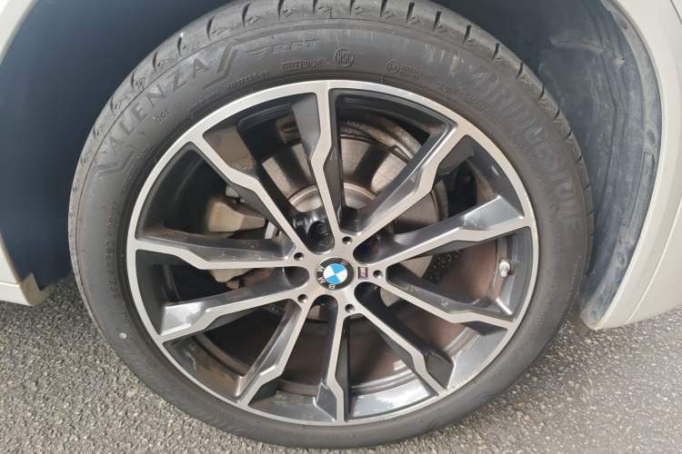 Used BMW X3 2023 Restyled xDrive30i Leading Edition M Night Sky Package Right Front Wheel Hub