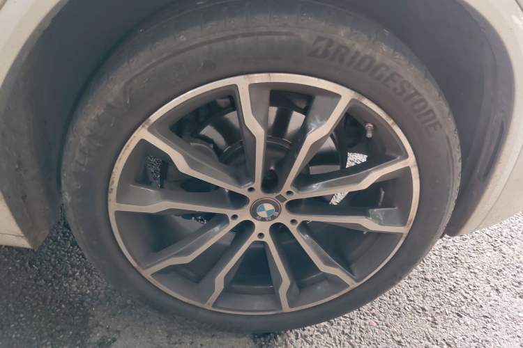 Used BMW X3 2023 xDrive30i Leading Model M Night Edition Package Right Front Wheel Hub
