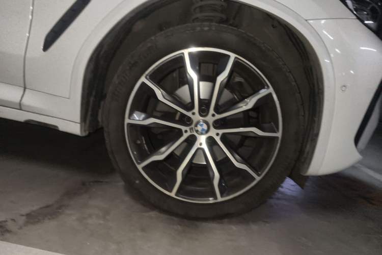 Used BMW X3 2023 Restyled xDrive30i Leading Edition M Night Sky Package Right Front Wheel Hub