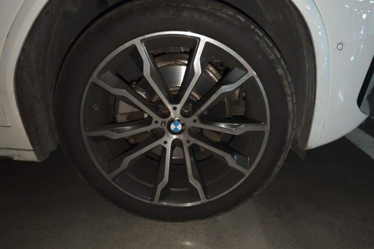 Used BMW X3 2023 xDrive30i Leading Model M Night Edition Package Right Front Wheel Hub