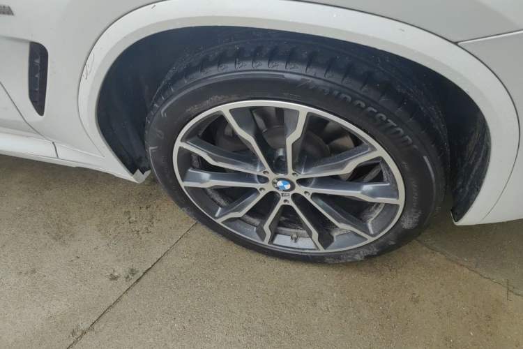Used BMW X3 2023 xDrive30i Leading Model M Night Edition Package Right Front Wheel Hub