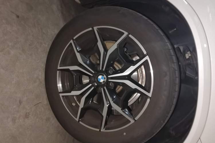 Used BMW X3 2023 xDrive25i M Sport Package Right Front Wheel Hub
