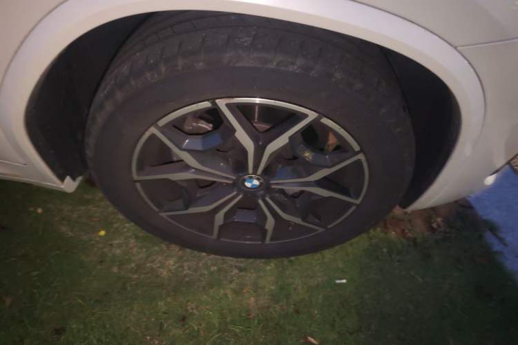 Used BMW X3 2023 xDrive25i M Sport Package Right Front Wheel Hub