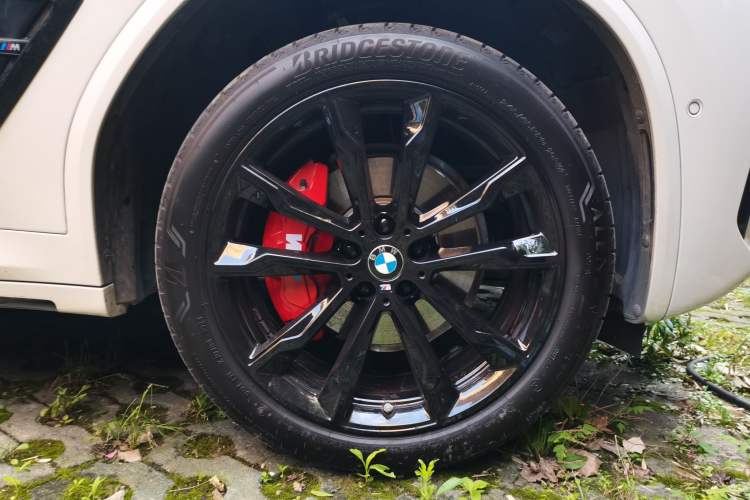 Used BMW X3 2023 xDrive30i Luxury Edition M Night Sky Package Right Front Wheel Hub
