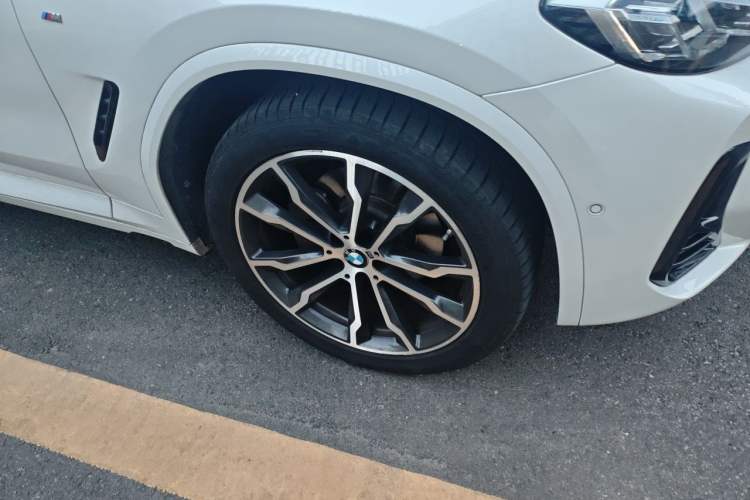 Used BMW X3 2023 xDrive30i Leading Model M Night Edition Package Right Front Wheel Hub