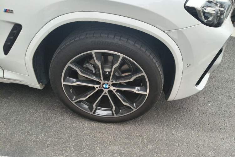 Used BMW X3 2023 Restyled xDrive30i Leading Edition M Night Sky Package Right Front Wheel Hub