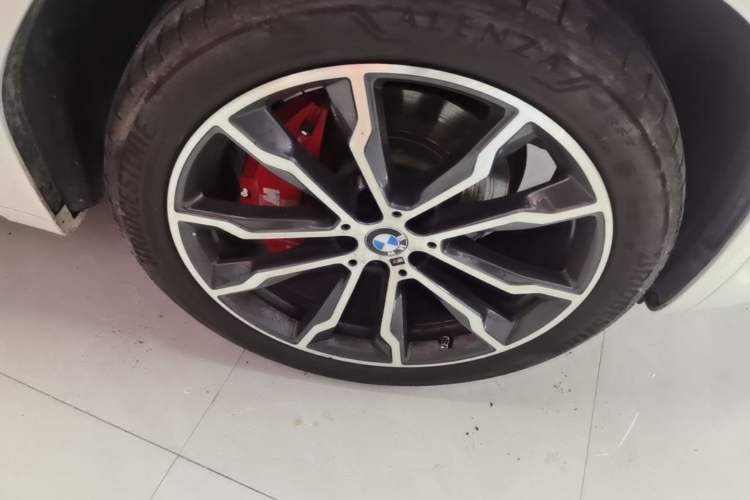 Used BMW X3 2023 xDrive30i Leading Model M Night Edition Package Right Front Wheel Hub