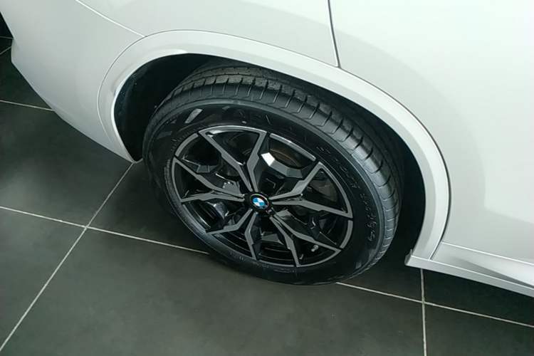 Used BMW X3 2023 xDrive25i M Sport Package Right Rear Wheel Hub