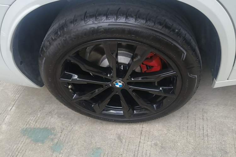 Used BMW X3 2023 Restyled xDrive30i Luxury Version M Night Edition Package Right Rear Wheel Hub