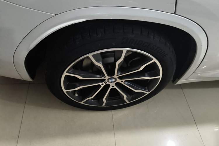 Used BMW X3 2023 xDrive30i Leading Model M Night Edition Package Right Rear Wheel Hub