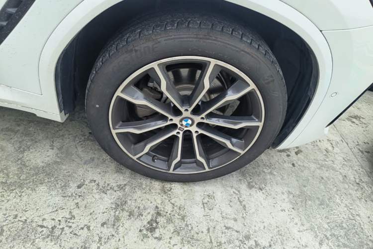 Used BMW X3 2023 Restyled xDrive30i Leading Edition M Night Sky Package Right Rear Wheel Hub