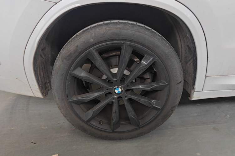 Used BMW X3 2023 xDrive30i Luxury Edition M Night Sky Package Right Rear Wheel Hub