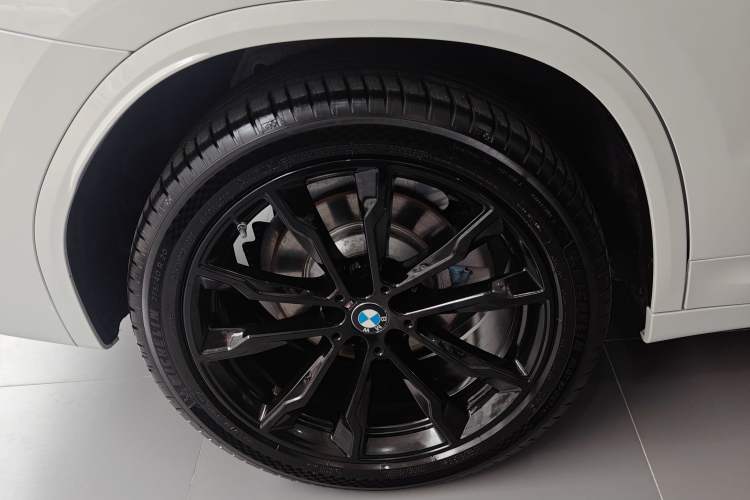 Used BMW X3 2023 xDrive30i Luxury Edition M Night Sky Package Right Rear Wheel Hub