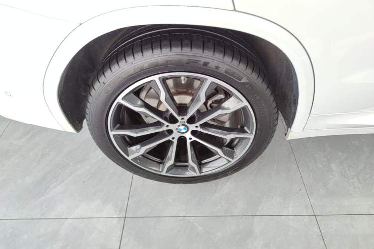 Used BMW X3 2023 Restyled xDrive30i Leading Edition M Night Sky Package Right Rear Wheel Hub