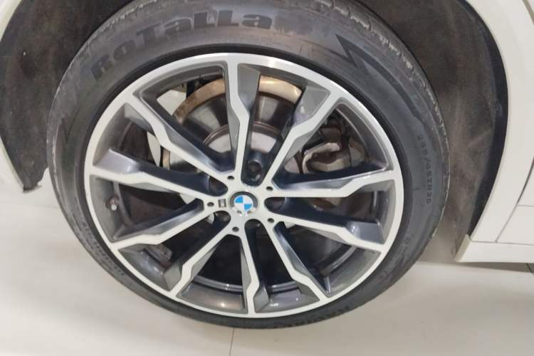Used BMW X3 2023 Restyled xDrive30i Leading Edition M Night Sky Package Right Rear Wheel Hub