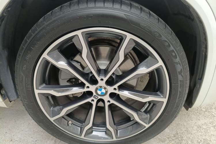 Used BMW X3 2023 xDrive30i Leading Model M Night Edition Package Right Rear Wheel Hub