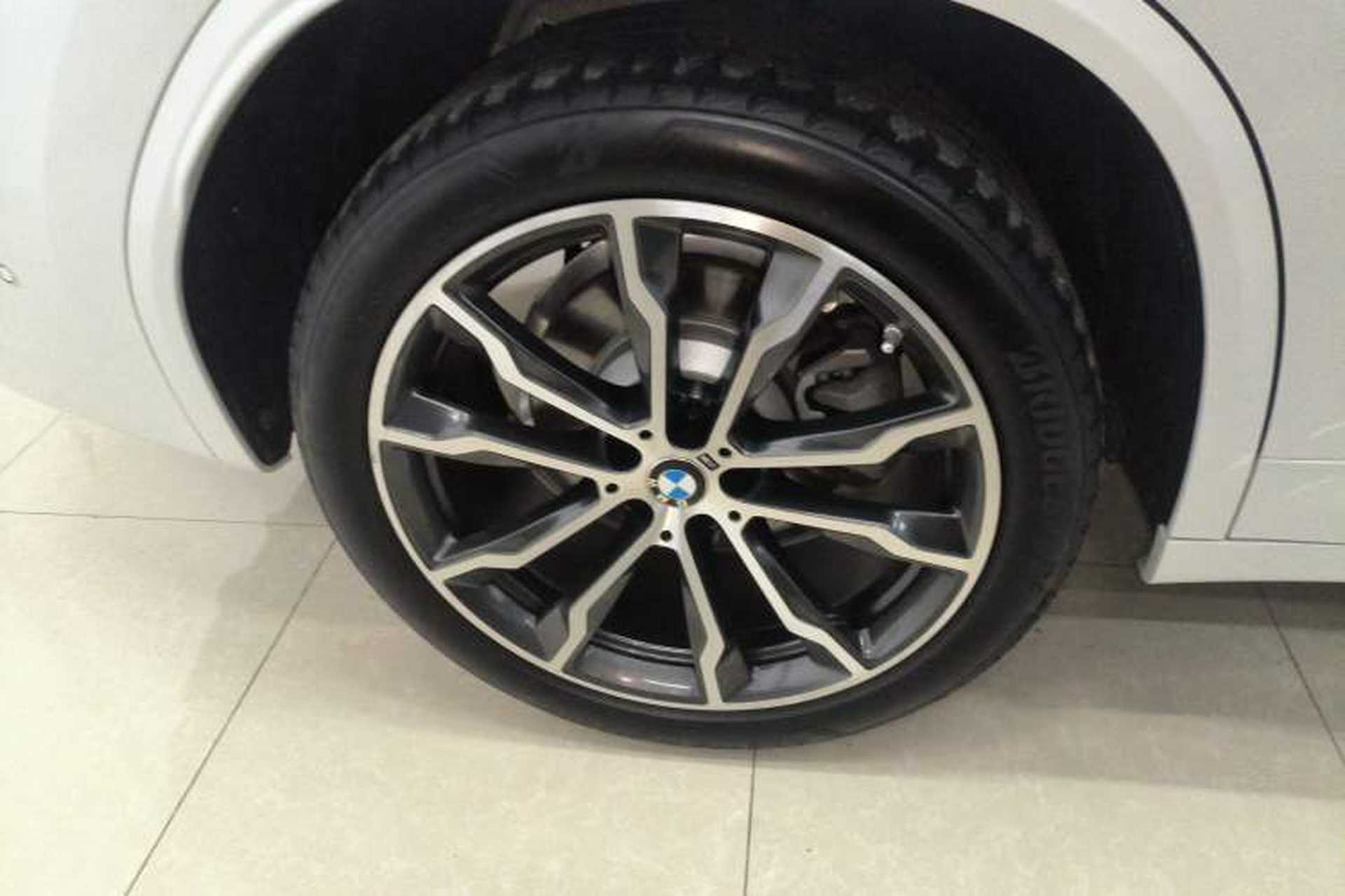 Used BMW X3 2023 Restyled xDrive30i Leading Edition M Night Sky Package Right Rear Wheel Hub
