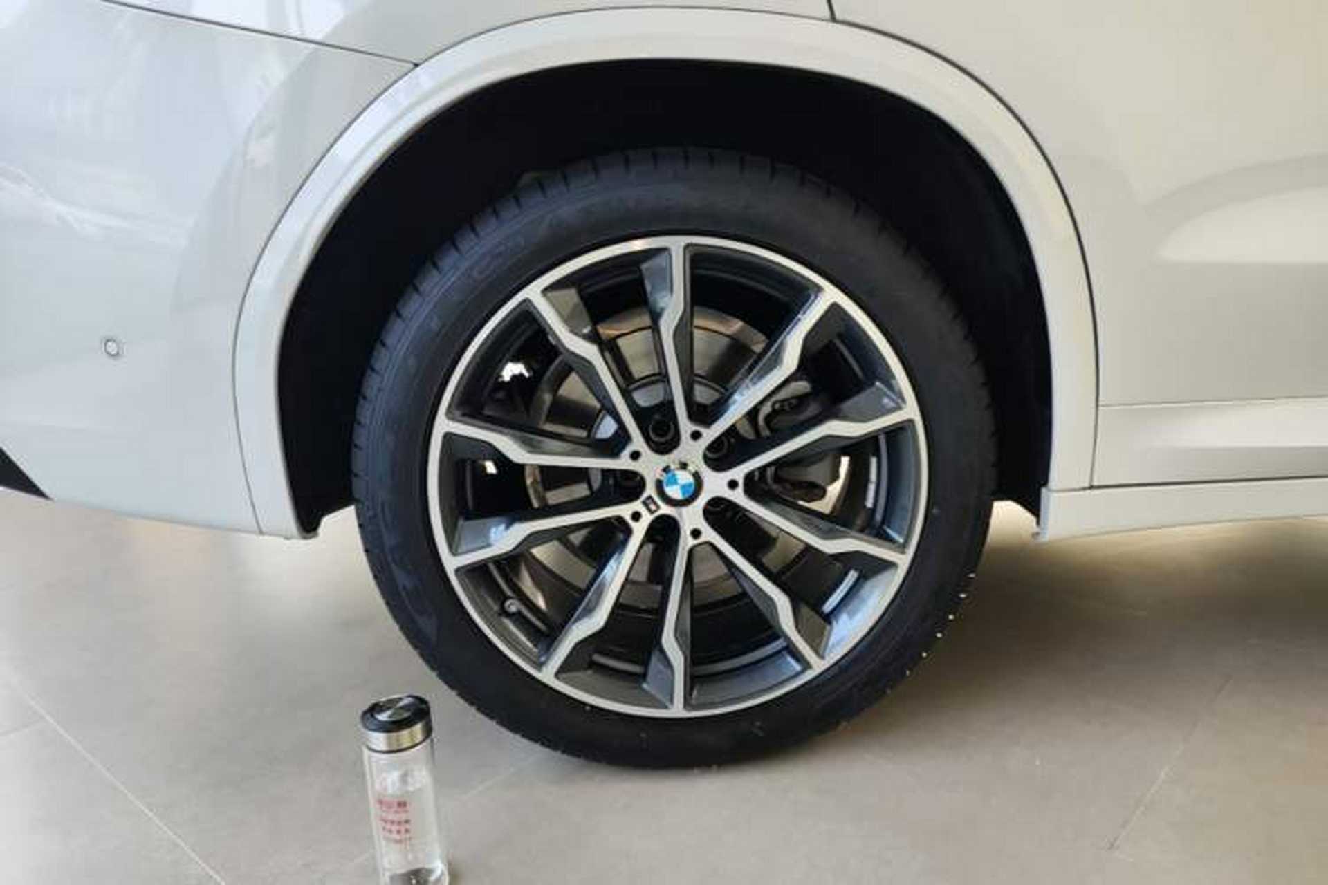 Used BMW X3 2023 Restyled xDrive30i Leading Edition M Night Sky Package Right Rear Wheel Hub
